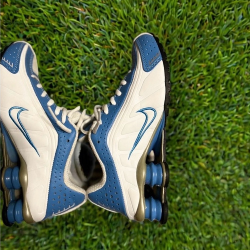 New Women’s Nike Shox R4 Size 8 1/2